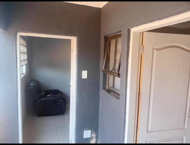 2 BEDROOM HOUSE FOR SALE IN SOSHANGUVE XX